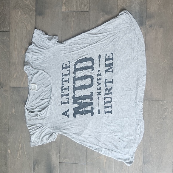 A little mud never hurt me T Shirt Size Medium - Picture 1 of 2